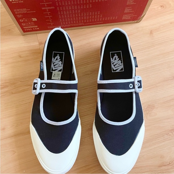 Vans MARY JANE 'BALLERINA BLACK'
Women Size 8.0 US - Picture 4 of 7